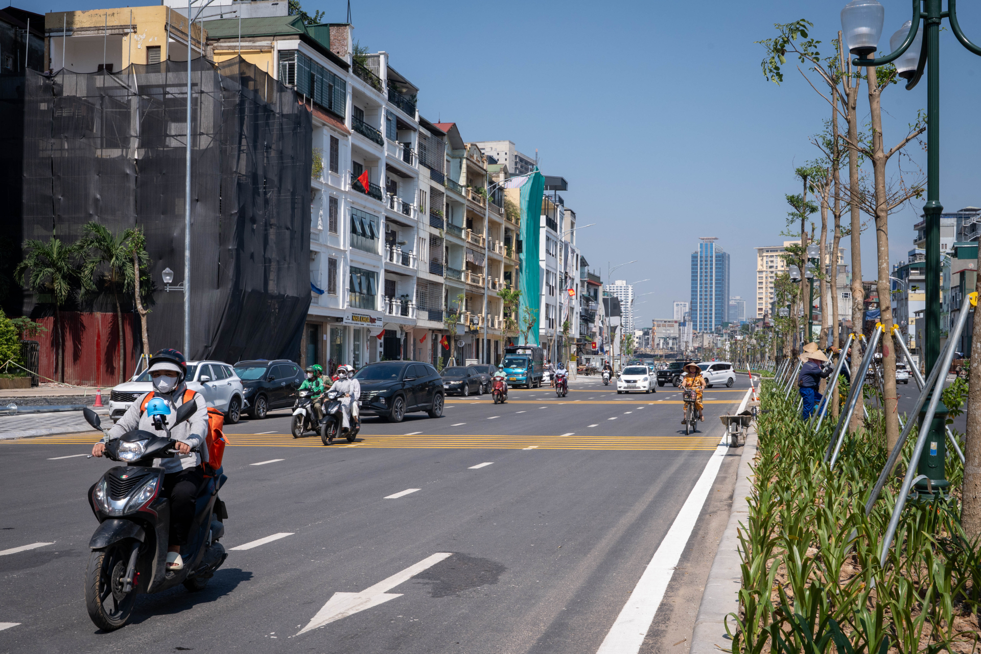 Dự án đầu tư xây dựng đường Vành đai 1 đoạn Hoàng Cầu - Voi Phục là một trong những dự án hạ tầng giao thông quan trọng tại khu vực nội đô Hà Nội. Tuyến đường có chiều dài khoảng 2,2 km và được quy hoạch với mặt cắt ngang khoảng 50 m.