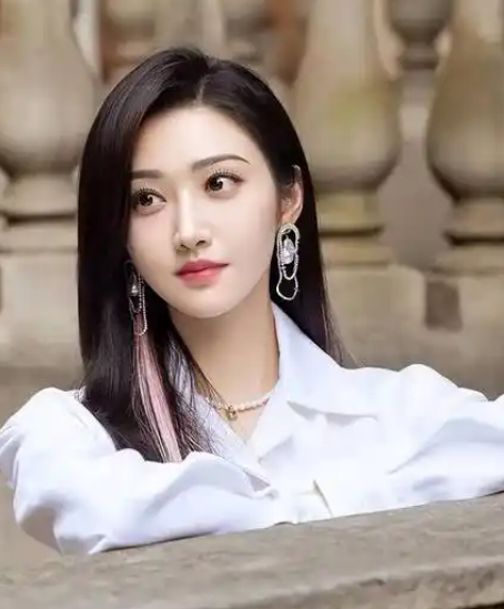 Thông tin rao bán căn hộ của nữ diễn viên thu hút sự quan tâm trên mạng xã hội (Ảnh: Baidu)