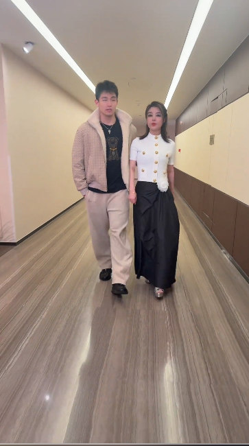 Chàng trai hot nhất MXH nhờ clip đám cưới với nữ đại gia hơn 30 tuổi: Là người mẫu nổi tiếng, gây sốt với tuyên bố 