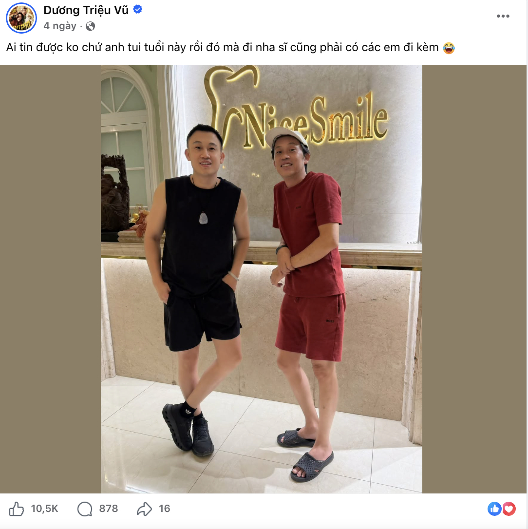 Nam ca sĩ chia sẻ những hình ảnh đời thường của 2 anh em trên trang cá nhân (Ảnh: FBNV)