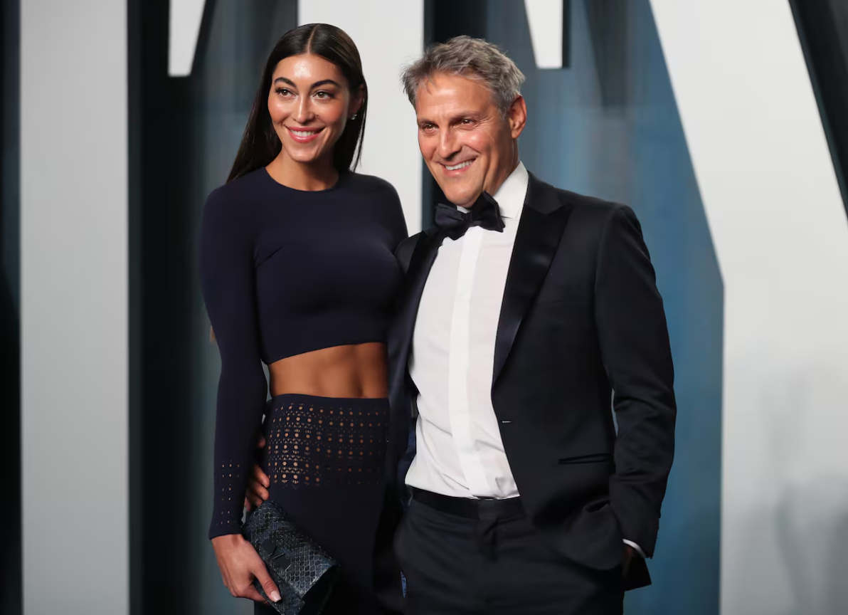 Ari Emanuel và vợ Sarah Staudinger, 37 tuổi