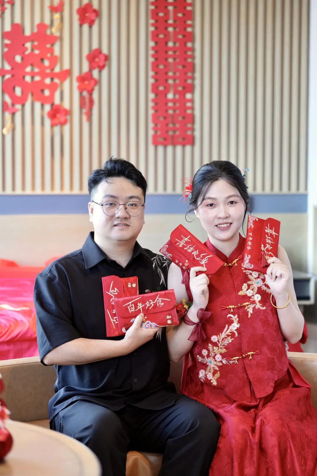 Cô Chu và chồng trong đám cưới