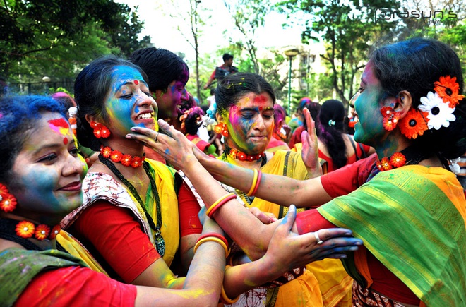 Ngày Tết âm lịch lớn nhất năm ở Ấn Độ là lễ hội Holi