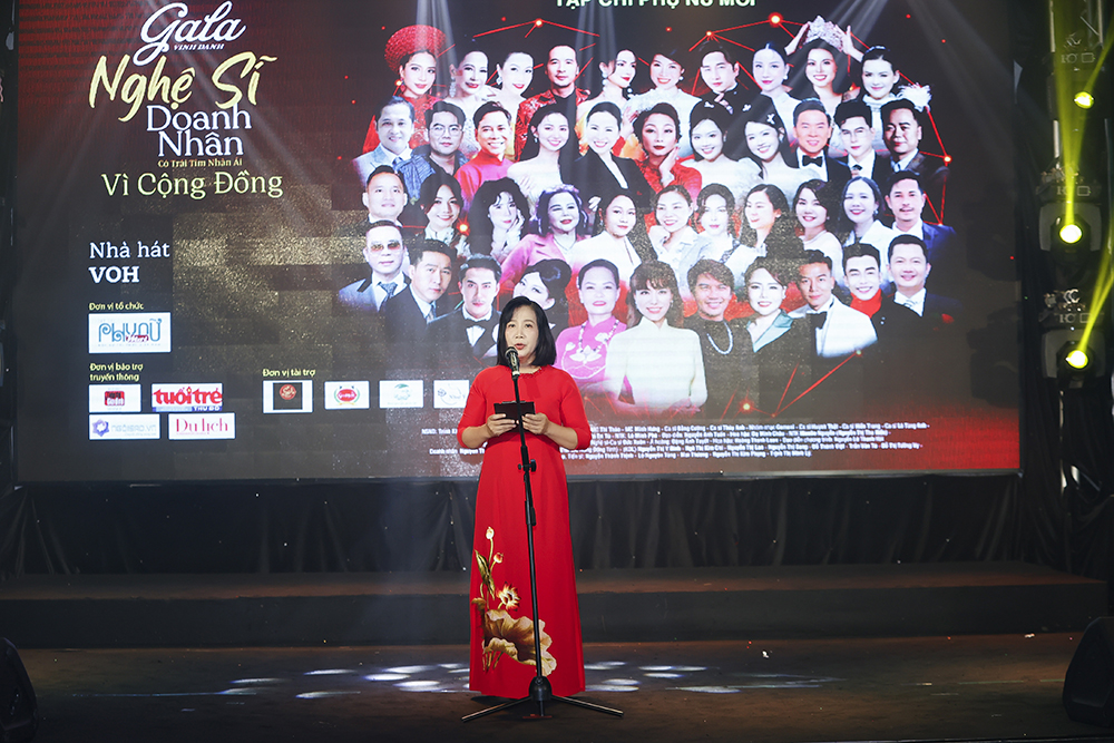 Nhà báo Chu Thị Thu Hằng – Trưởng Ban Tổ chức, Tổng Biên tập Tạp chí Phụ nữ Mới phát biểu khai mạc, nhấn mạnh tinh thần kết nối nhân ái và trách nhiệm cộng đồng của chương trình.