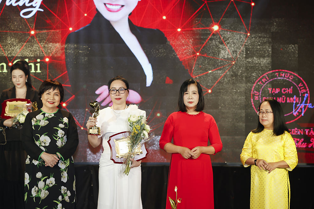 Khoảnh khắc vinh danh những cá nhân âm thầm gieo mầm thiện nguyện, lan tỏa giá trị nhân ái trong đời sống xã hội.