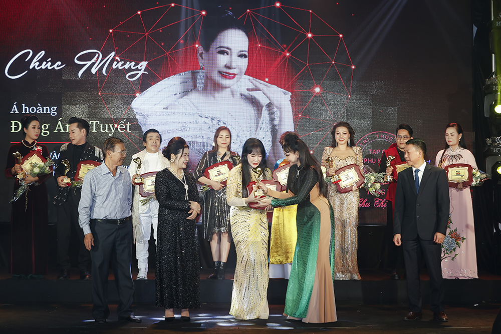 Không chỉ là một lễ vinh danh, chương trình còn chạm đến cảm xúc bằng những câu chuyện thật, những con người thật và những việc làm bền bỉ vì cộng đồng.