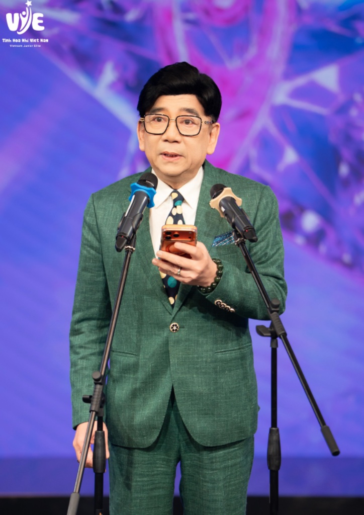 Nhà báo – đạo diễn Nguyễn Trường Sơn - Chủ tịch Hiệp hội Quảng cáo Việt Nam - phát biểu tại Chung kết. Ông nhấn mạnh vai trò của nghệ thuật trong việc hình thành nhân cách và bản lĩnh cho thế hệ trẻ.