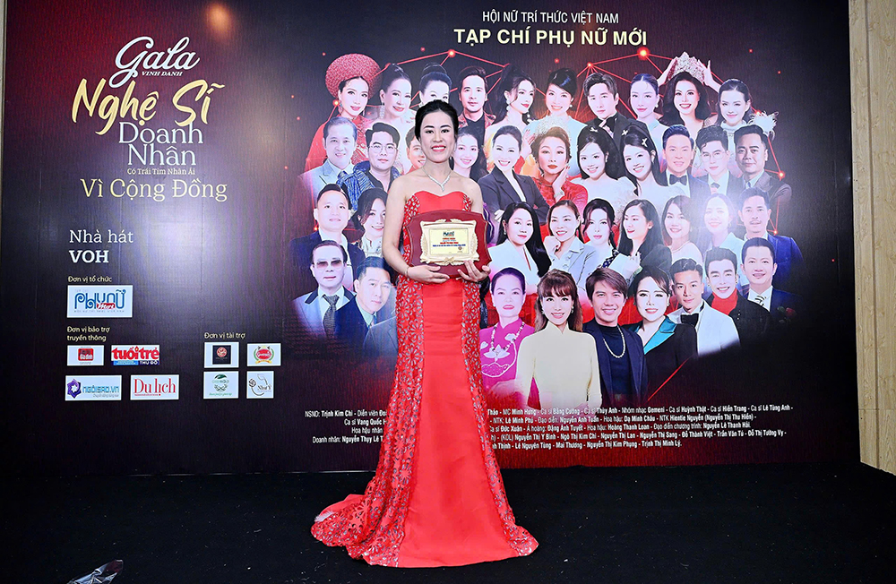 Hiện nay, Nguyễn Thị Ngọc Trinh đang công tác tại Phòng Kế hoạch Tổng hợp – Bệnh viện Tim Hà Nội. Trước khi đến với môi trường y tế, chị đã có 17 năm gắn bó với lĩnh vực Tài chính – Xổ số Kiến thiết. Trong suốt quãng thời gian ấy, chị âm thầm tham gia và đóng góp cho nhiều chương trình an sinh xã hội, xây dựng phúc lợi cộng đồng, hỗ trợ những hoàn cảnh khó khăn mà không cần đến sự ghi nhận.