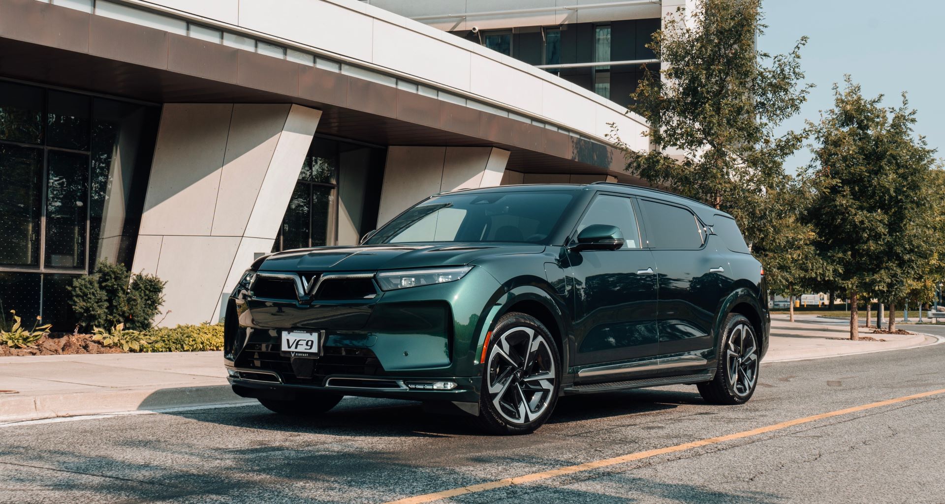 Mua “xe chủ tịch” VinFast VF 9 trước Tết chỉ với 0 đồng trả trước