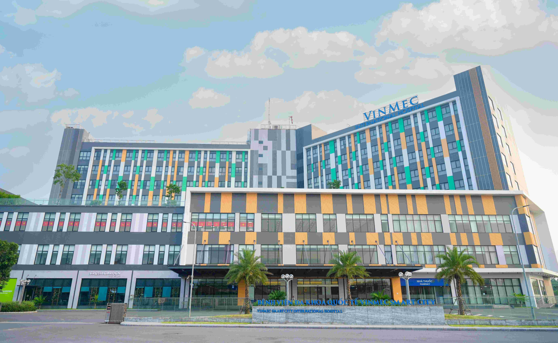 Bệnh viện Đa khoa Quốc tế Vinmec Smart City quy tụ đội ngũ chuyên gia, bác sĩ Sản khoa đầu ngành, có kinh nghiệm xử trí hiệu quả những thai kỳ phức tạp.