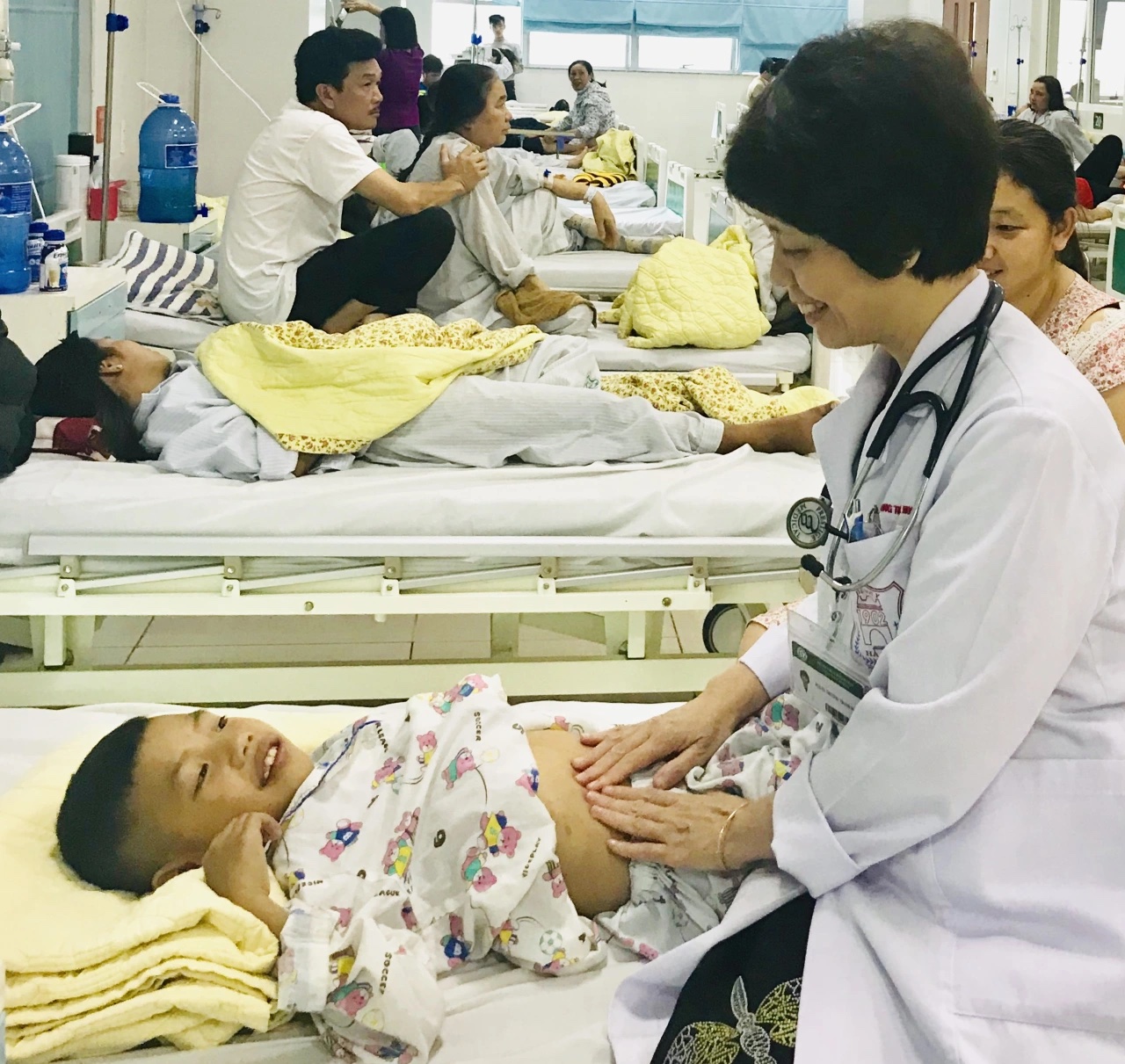 Với PGS.TS Trương Thanh Hương, mỗi quyết định chuyên môn đều bắt đầu từ sự thấu cảm và trách nhiệm với người bệnh.