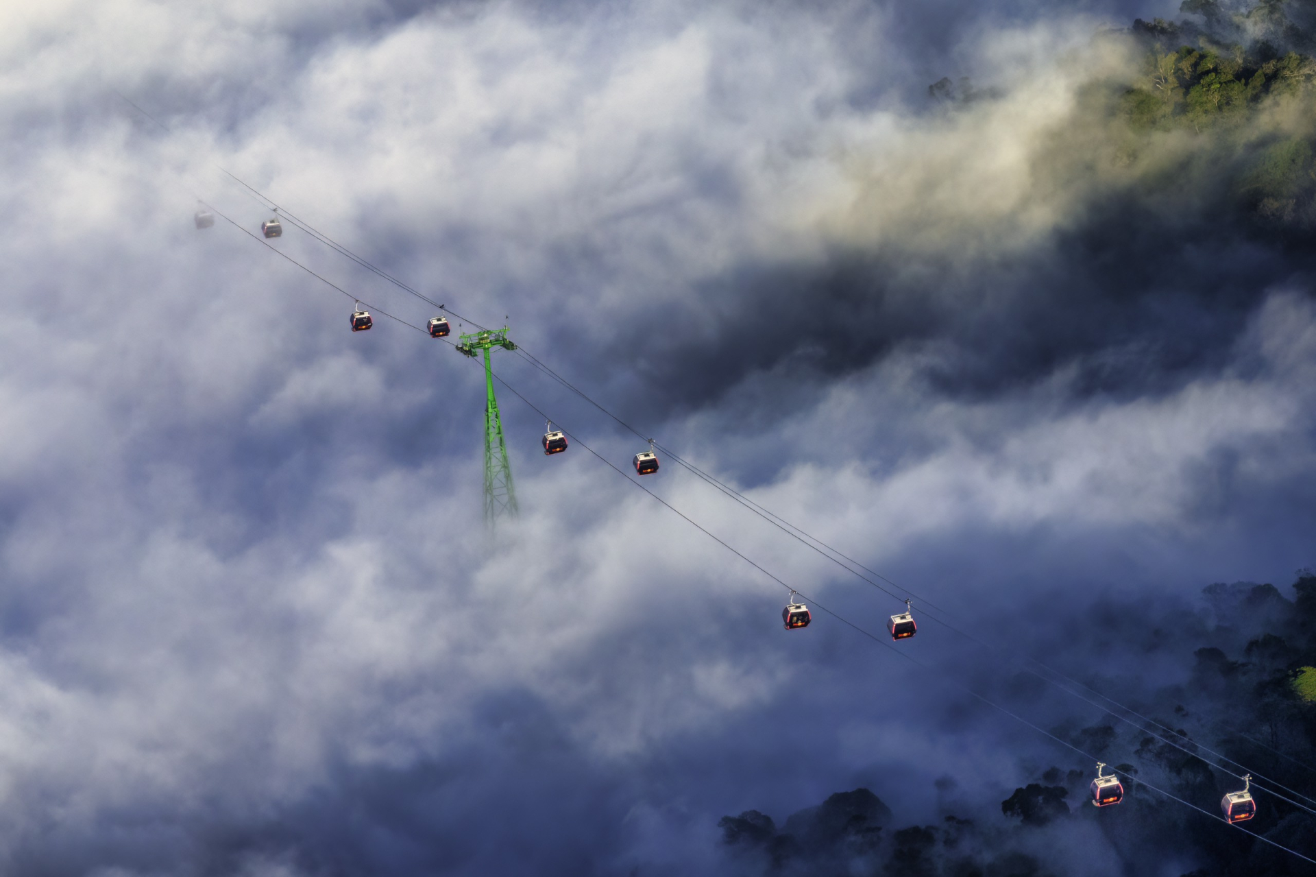 Tuyến cáp treo Bà Nà là dấu mốc khai mở của thương hiệu Sun World, đặt nền tảng cho một giai đoạn phát triển mới của ngành cáp treo du lịch Việt Nam cả về quy mô, công nghệ lẫn chuẩn mực vận hành.