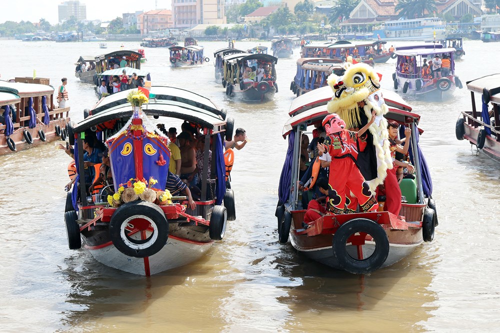 Tưng bừng lễ hội Tống gió, Tống ôn tại Cần Thơ