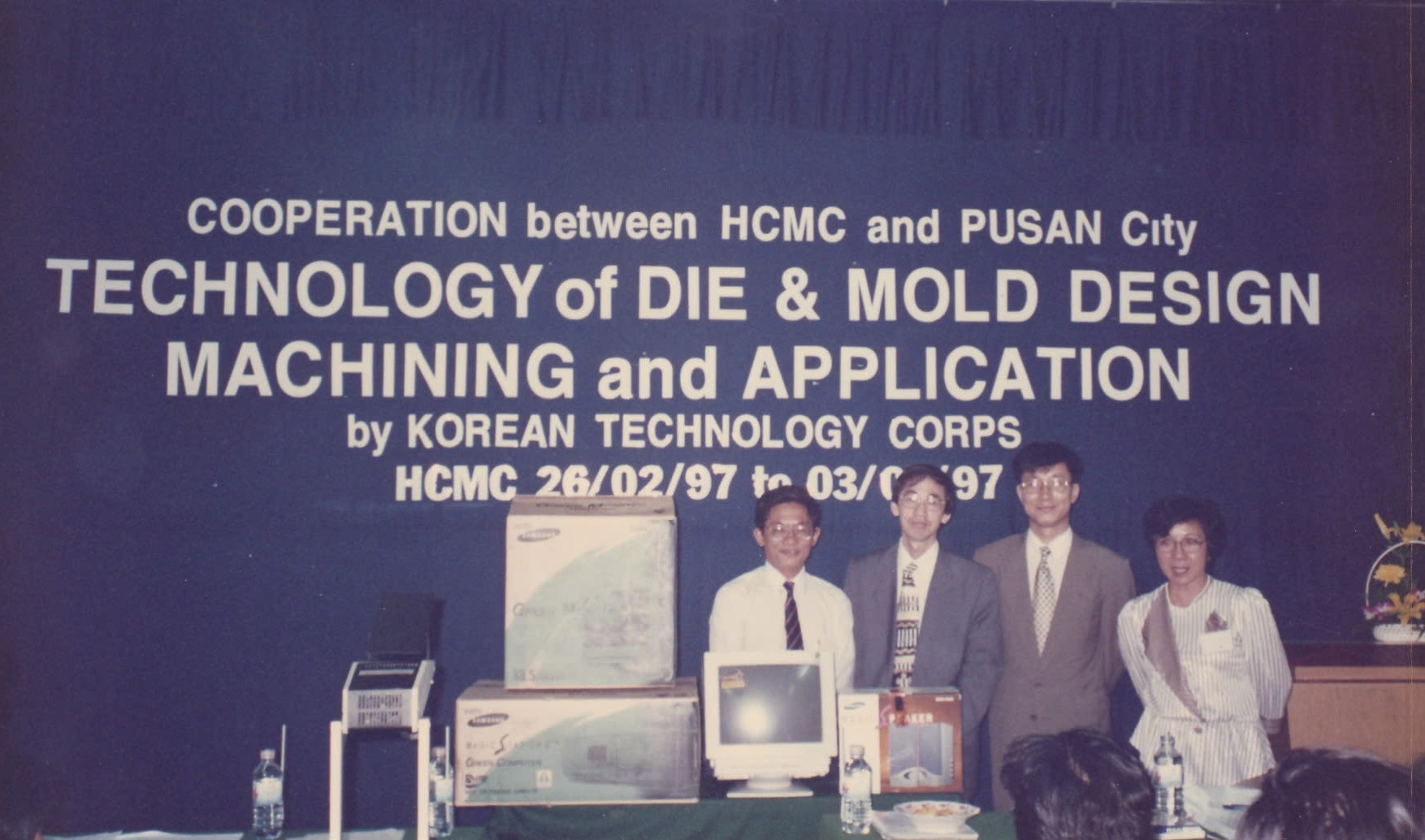 Không dừng lại ở nghiên cứu khoa học, TS. Lương Bạch Vân còn dành nhiều năm kết nối trí thức và kiều bào với quê hương. Với bà, trở về không chỉ là một lựa chọn cá nhân, mà là hành trình chung tay xây dựng đất nước.