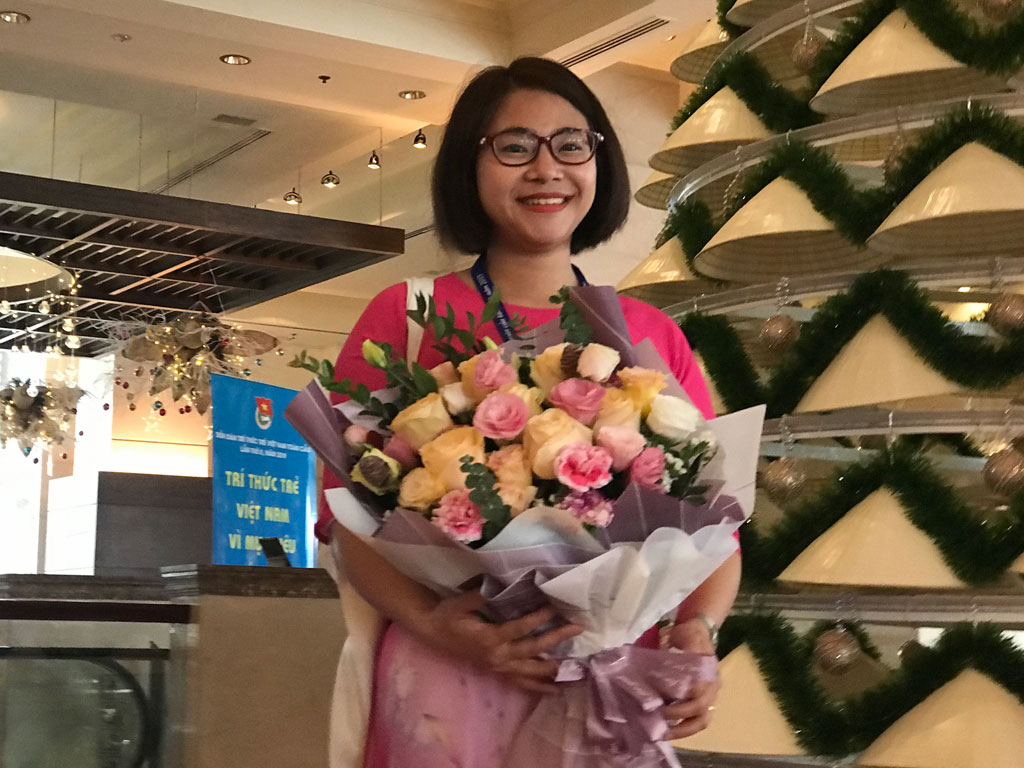 TS Nguyễn Thu Hương nghiên cứu trí tuệ nhân tạo tại Đại học Nghiên cứu tổng hợp kỹ thuật quốc gia Irkutsk (Nga), sở hữu hai bản quyền công nghệ và nhiều công bố khoa học quốc tế.