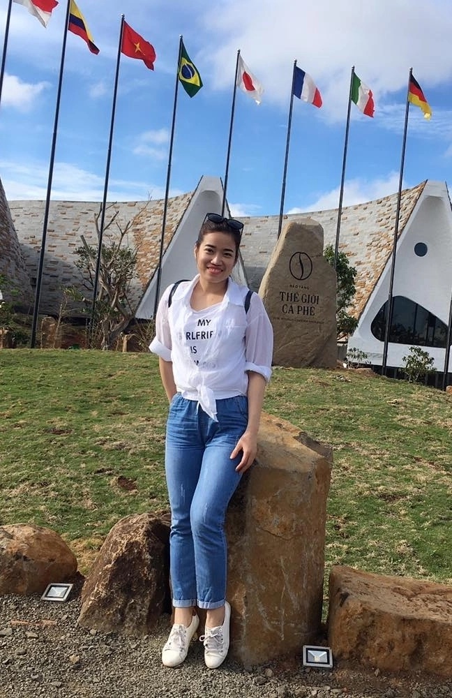 nghiên cứu vật lý lý thuyết, PGS.TS Nguyễn Thị Thanh Hà dành nhiều thời gian hướng dẫn sinh viên và các nhóm nghiên cứu trẻ tại Đại học Bách khoa Hà Nội.