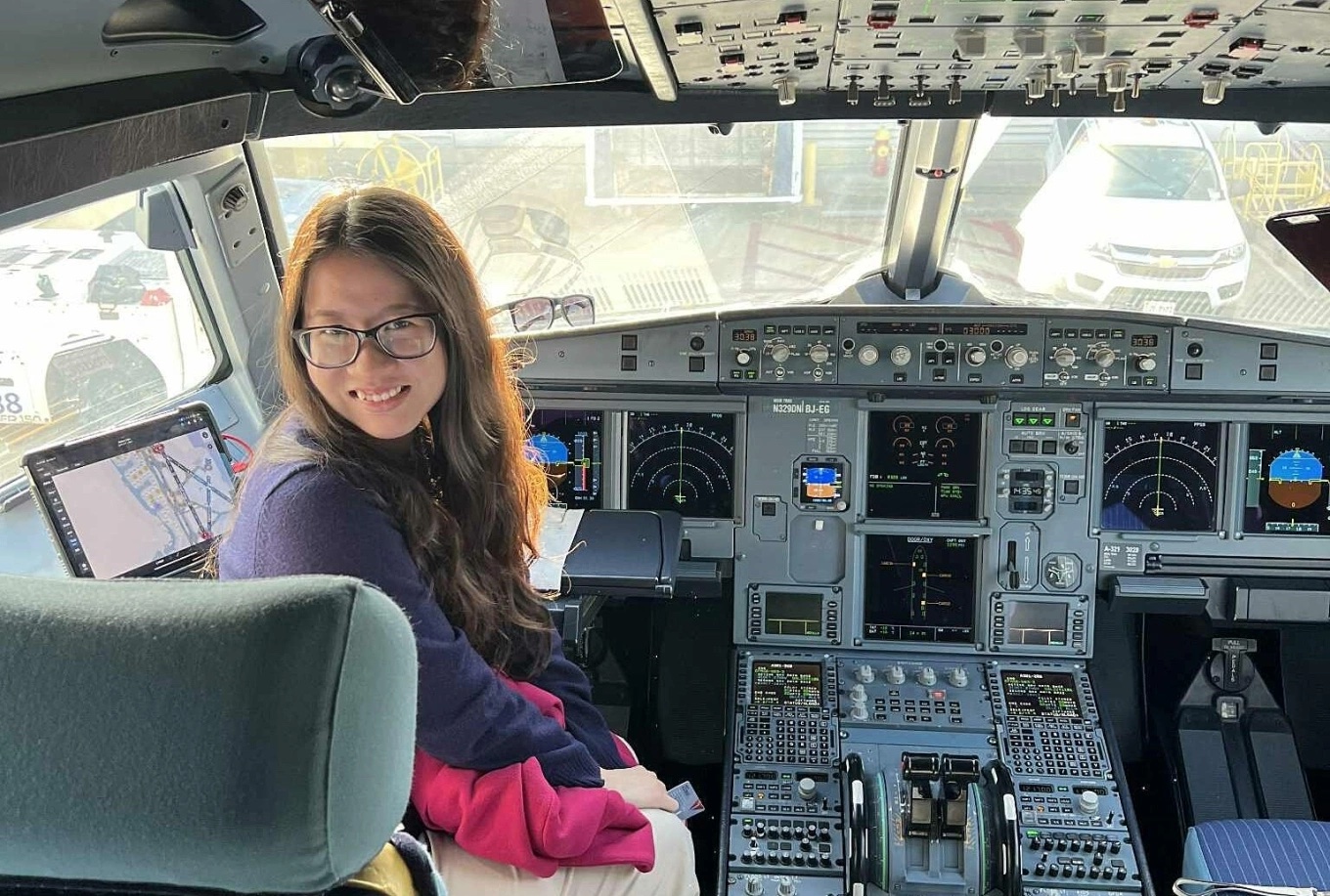 Thạc sĩ Nguyễn Khánh Vy tại Delta Air Lines, nơi cô phát triển các công cụ trí tuệ nhân tạo hỗ trợ phân tích dữ liệu và vận hành bay. Ảnh: NVCC