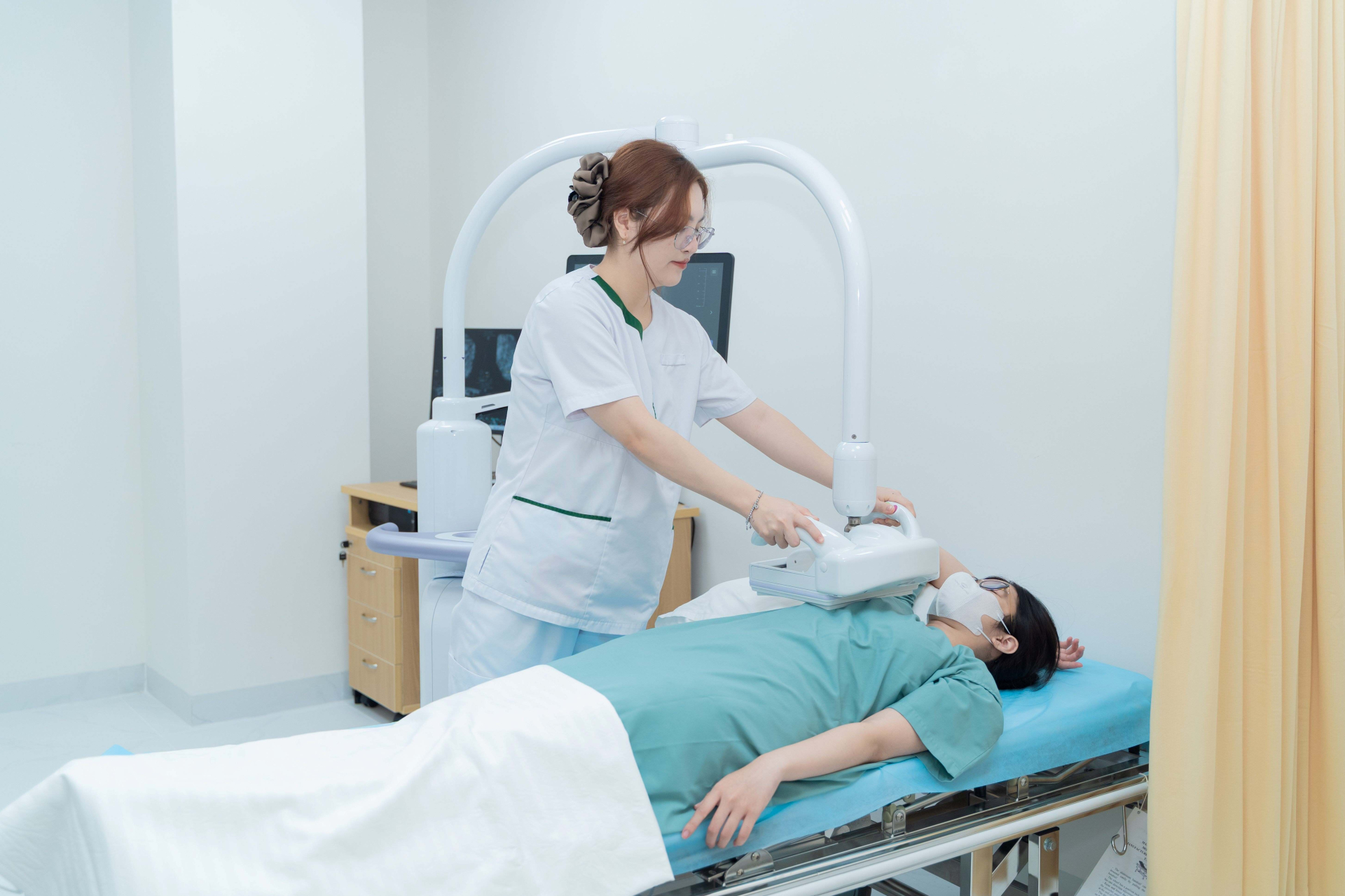 Máy siêu âm vú tự động Invenia ABUS Prime đang được ứng dụng tại Bệnh viện Vinmec Ocean Park 2, giúp nâng cao hiệu quả chẩn đoán và tầm soát ung thư vú.