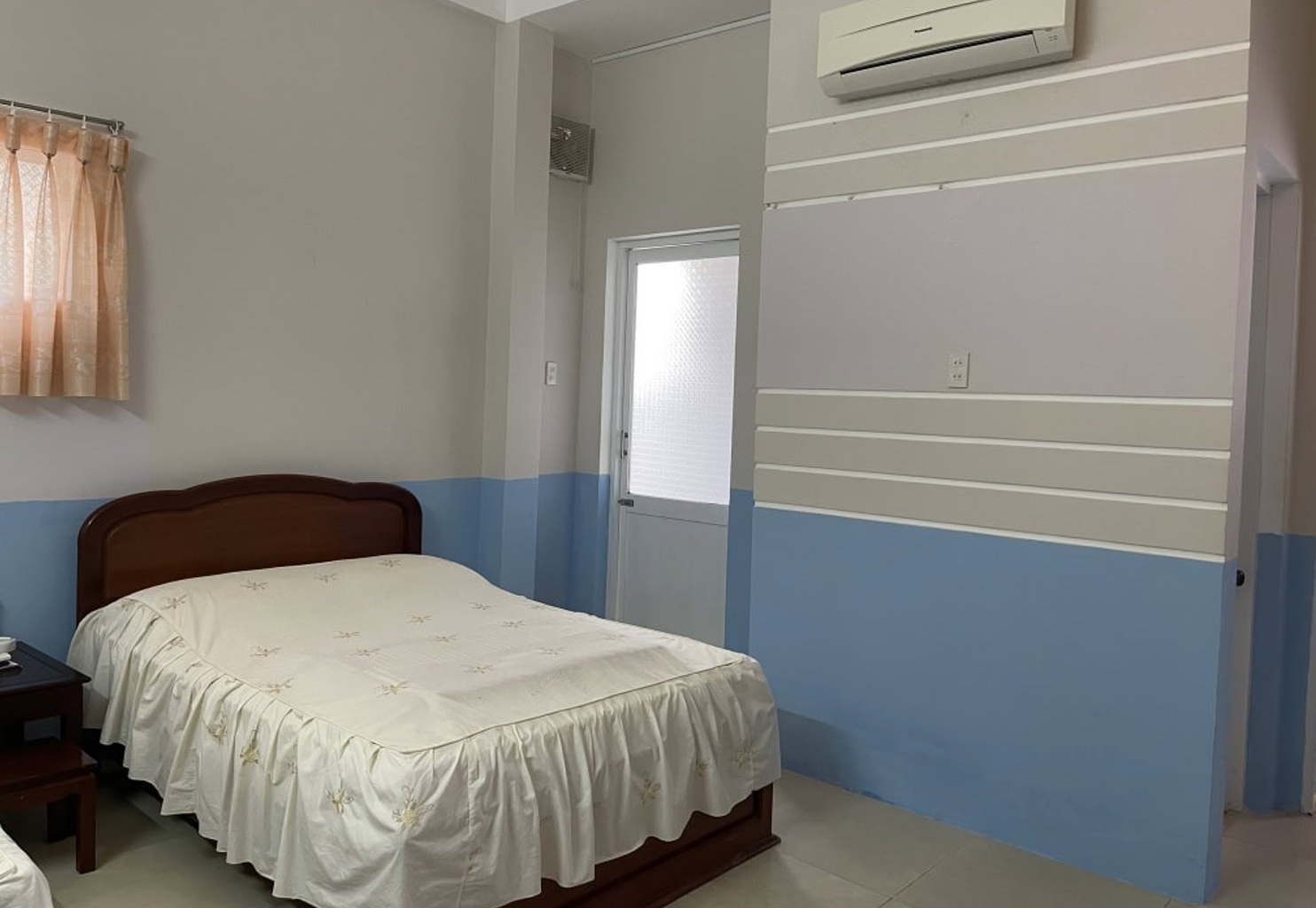 Phòng lưu trú khu du lịch.