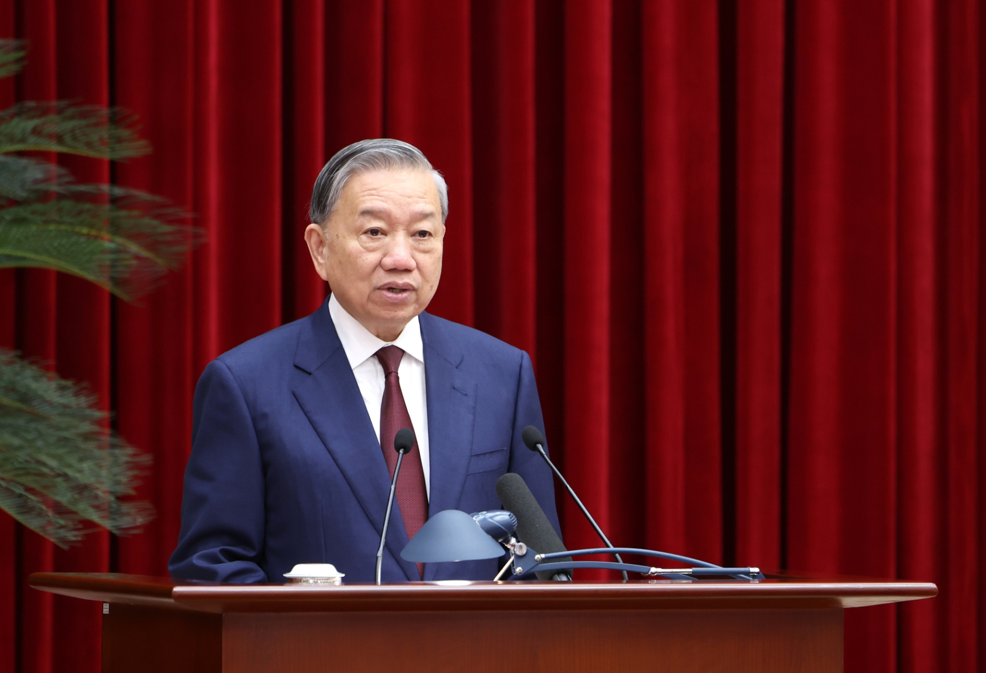 Tổng Bí thư Tô Lâm đã phát biểu bế mạc Hội nghị lần thứ 2 Ban Chấp hành Trung ương Đảng khoá XIV - Ảnh VGP/Đức Tuân