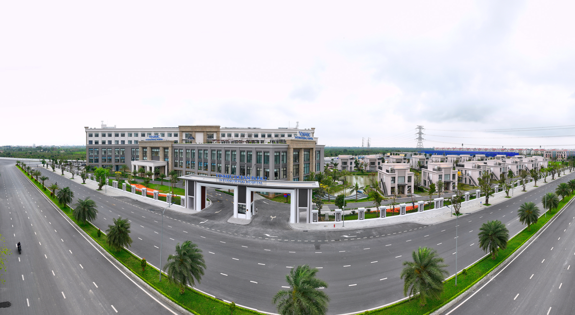 Bệnh viện Vinmec Ocean Park 2, vốn đầu tư 1.482 tỷ đồng, tọa lạc tại xã Nghĩa Trụ (Hưng Yên), có diện tích 31.000 m2, quy mô 114 giường nội trú, công suất dự kiến 135.000 lượt khám mỗi năm.