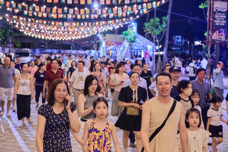 ‘Trạm dừng” trải nghiệm nhịp sống mới của Cát Bà.