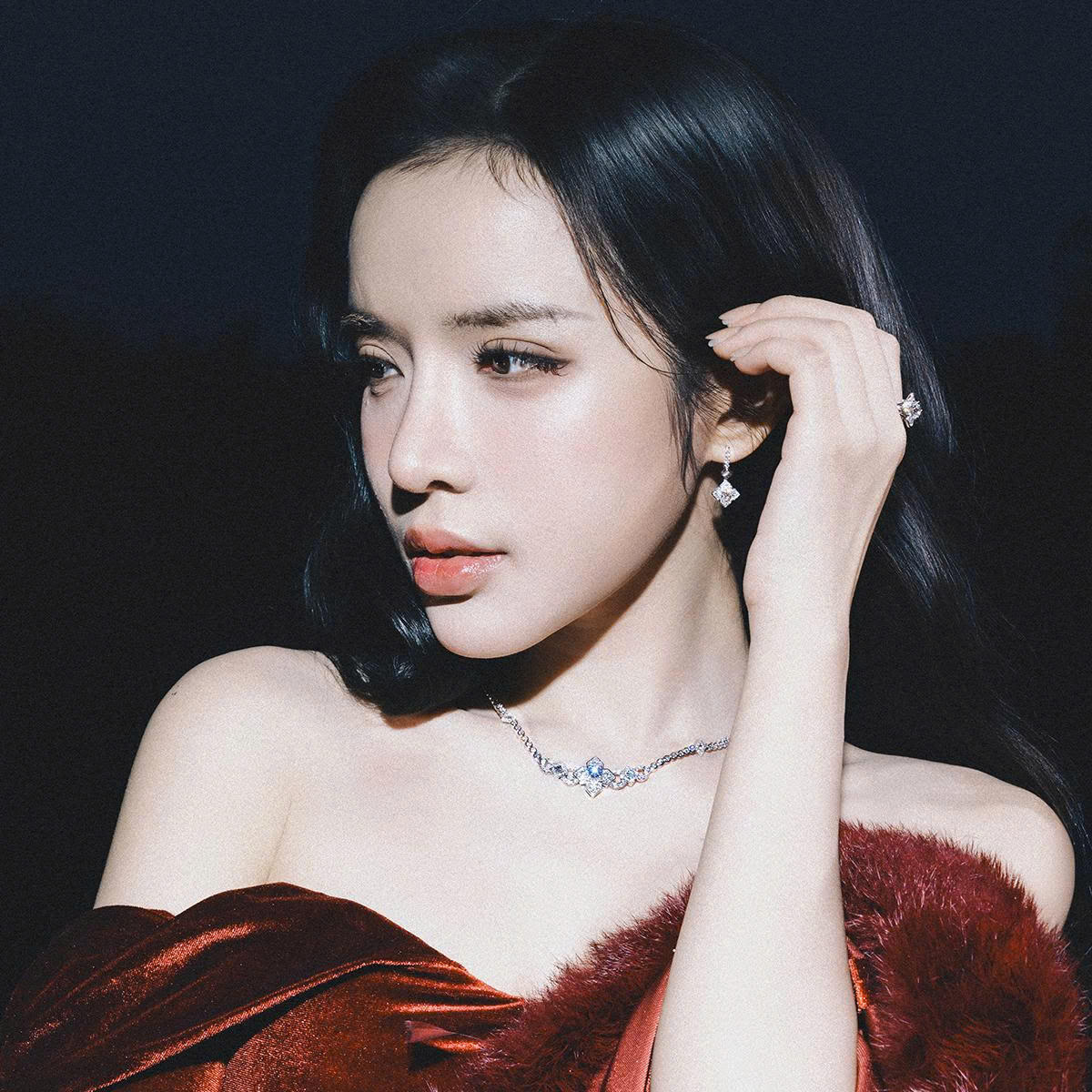 LyLy tái xuất âm nhạc sau vai diễn “phim trăm tỷ” 