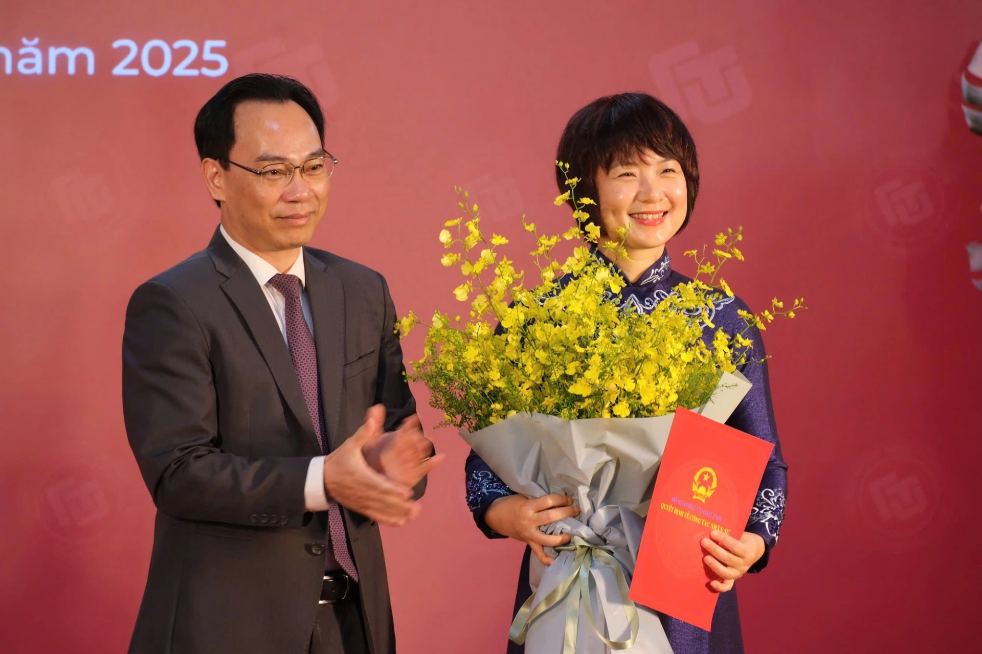 PGS.TS Phạm Thu Hương trong lễ công bố quyết định bổ nhiệm Hiệu trưởng Trường Đại học Ngoại thương năm 2025.