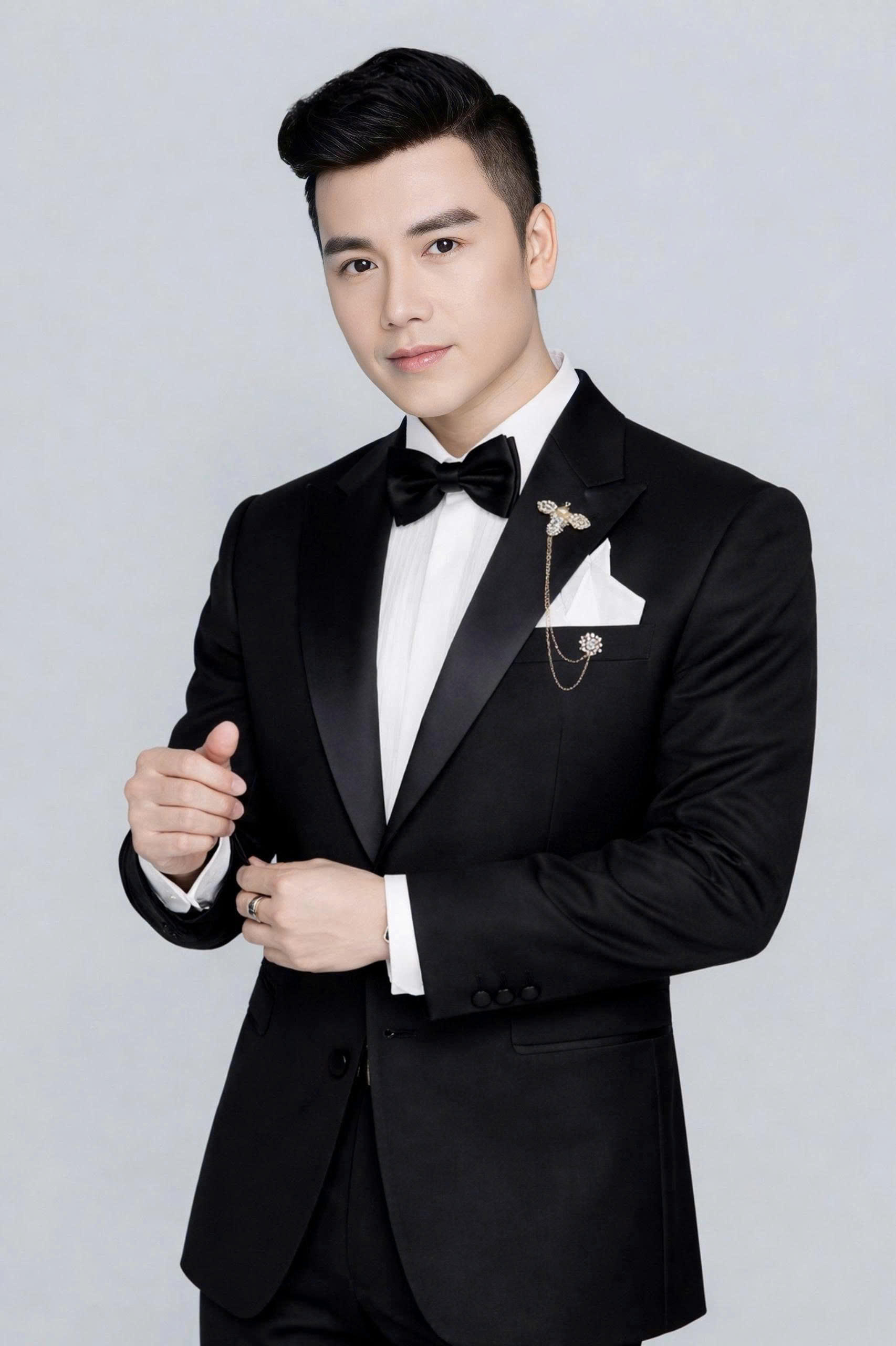 Ca sĩ Hoàng Nam một gương mặt nghệ sĩ được yêu mến tại Canada.