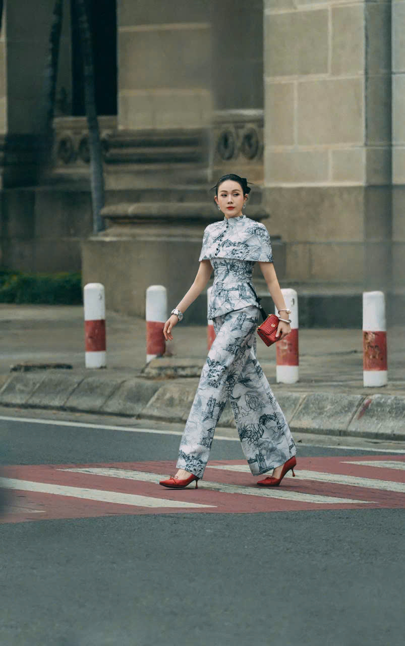 Ca sĩ Khánh Anh trở lại với bộ ảnh thời trang đậm chất Á Đông, mở ra chương mới tại quê nhà