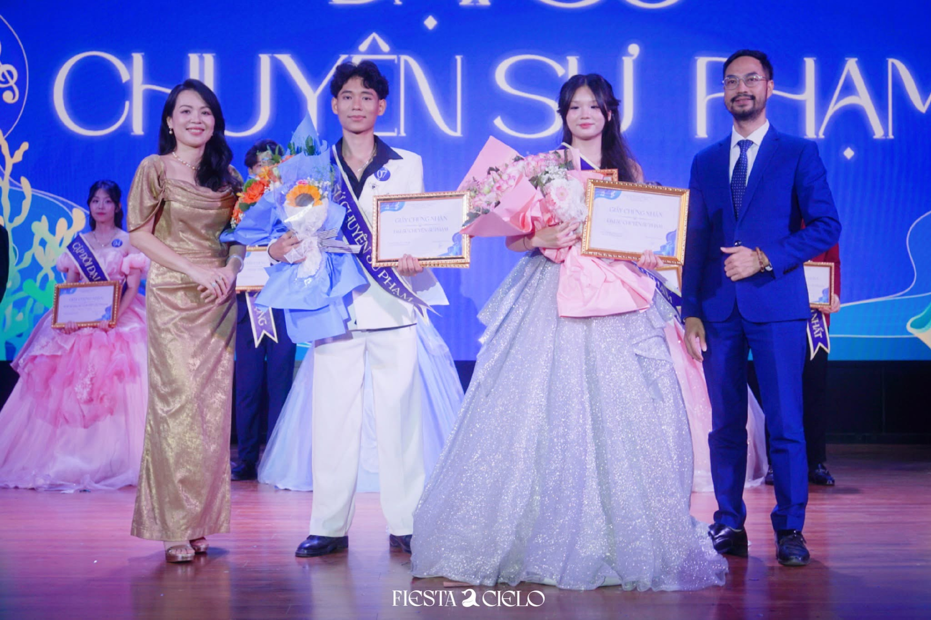 Hai gương mặt đại diện cho học sinh Chuyên Sư Phạm đã chính thức được vinh danh.