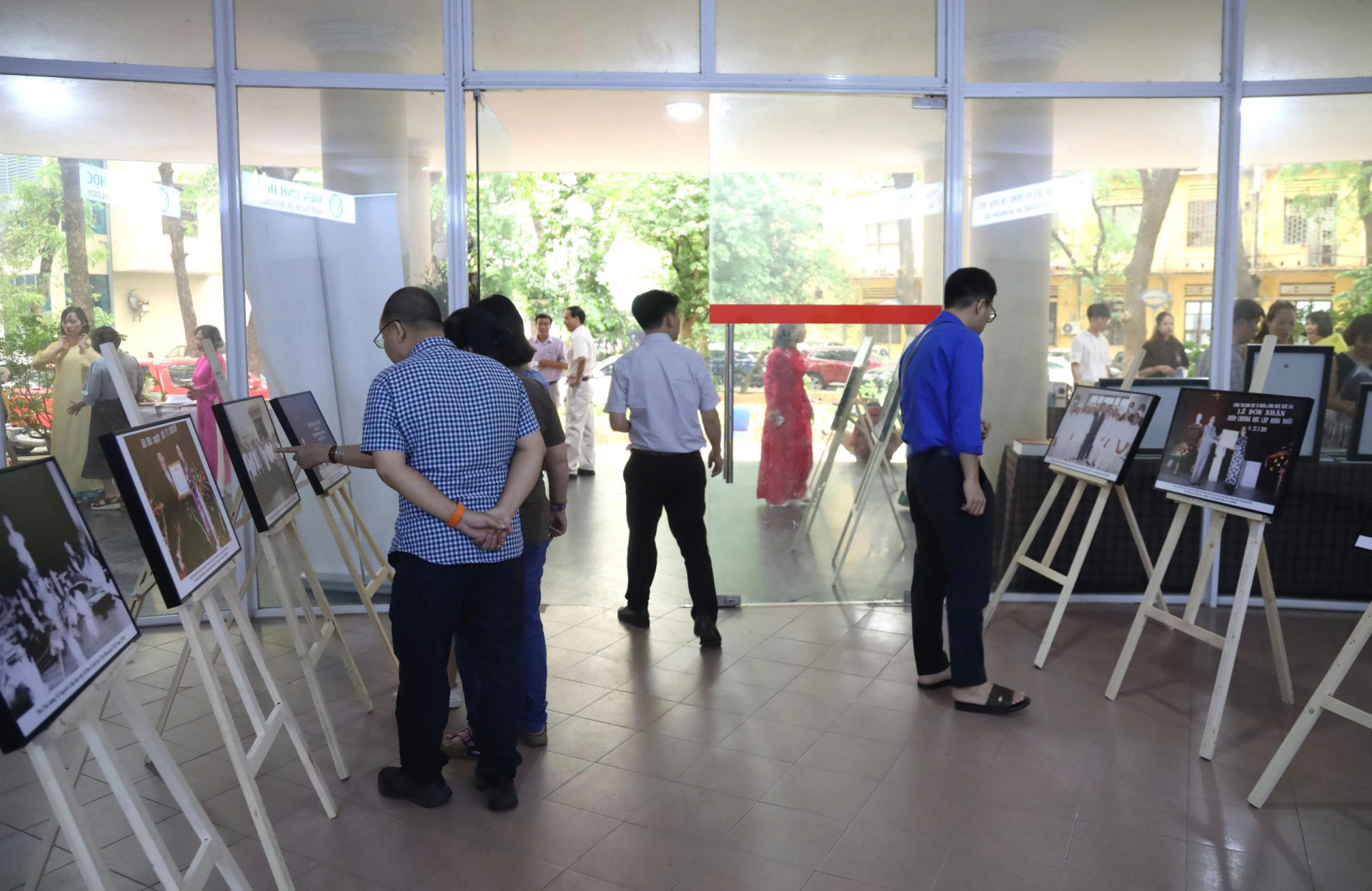 Tọa đàm và Triển lãm sách chào mừng Ngày Sách và Văn hóa đọc Việt Nam tại Viện Hàn lâm Khoa học và Công nghệ Việt Nam