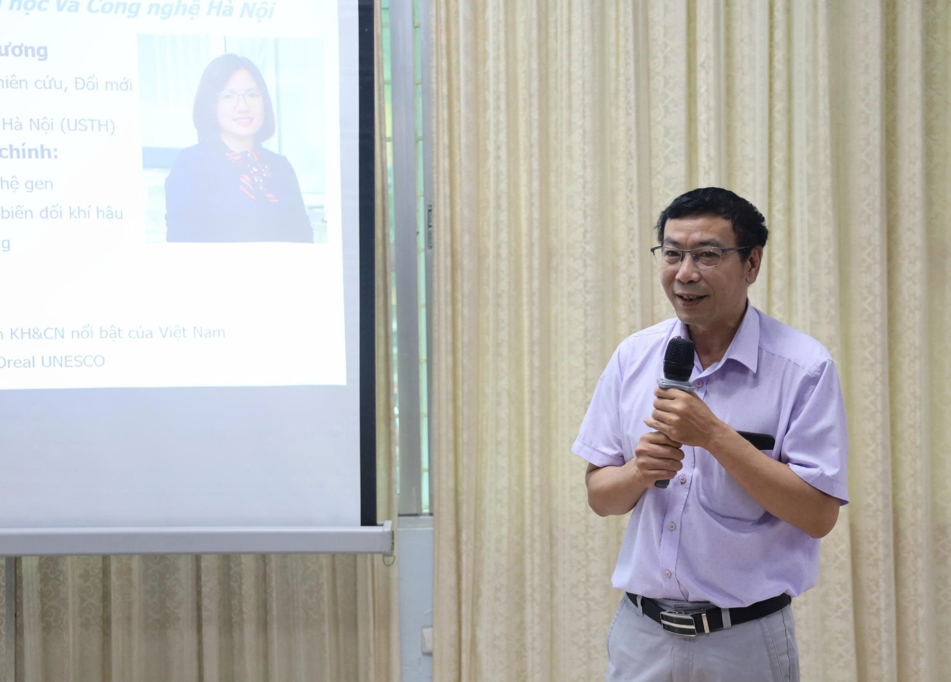 PGS.TS. Ngô Văn Thanh phát biểu khai mạc Tọa đàm và Triển lãm sách.