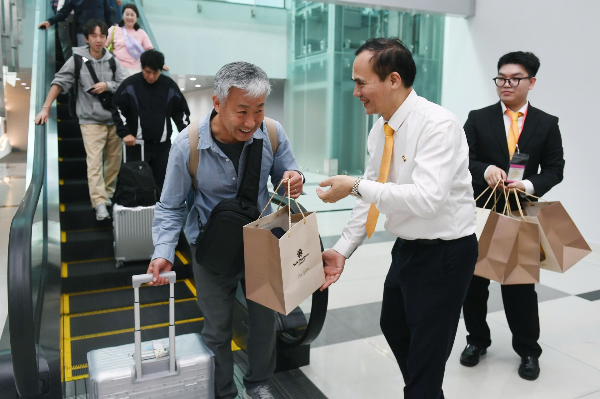 Hãng chào đón du khách đến với Phú Quốc.