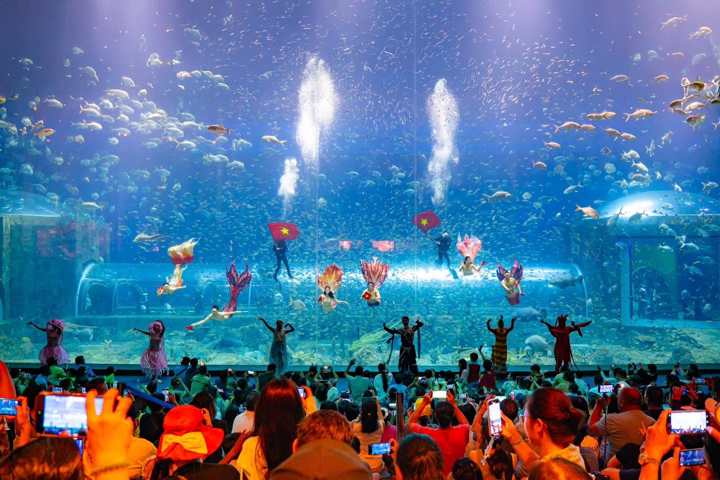 Phú Quốc United Center: Từ “tâm điểm không ngủ” đến “vũ trụ lễ hội” bùng nổ