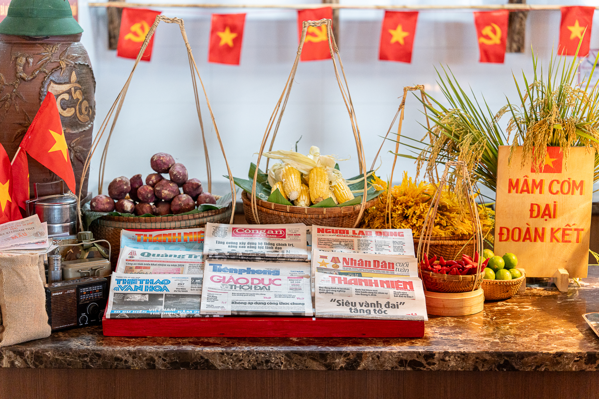 Không gian bài trí vô cùng ấn tượng và đẹp mắt, khiến nhiều du khách thích thú check-in.