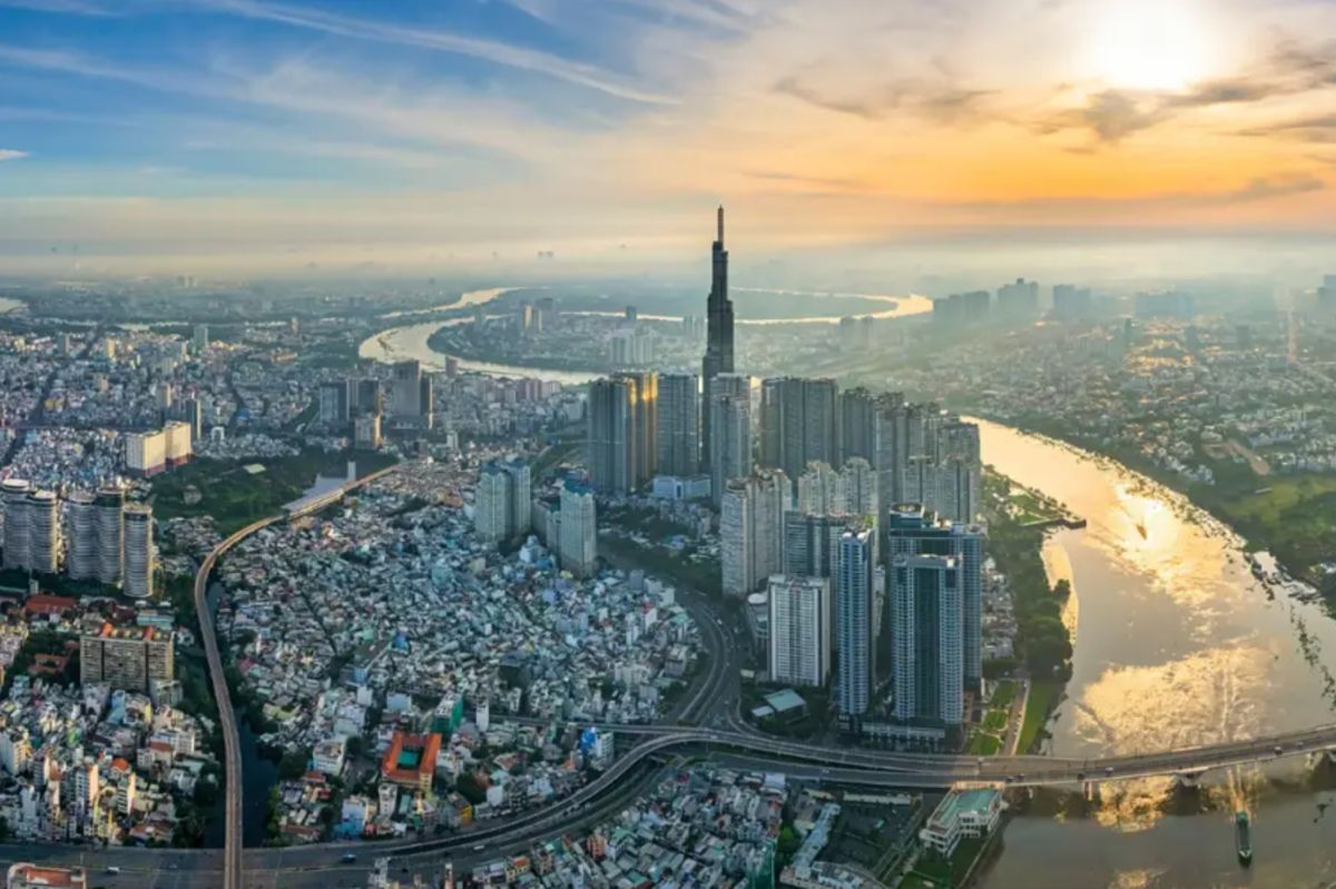 Từ trung tâm TP.HCM nhìn về phía Tây Bắc - nơi sở hữu địa thế cao ráo hiếm có.