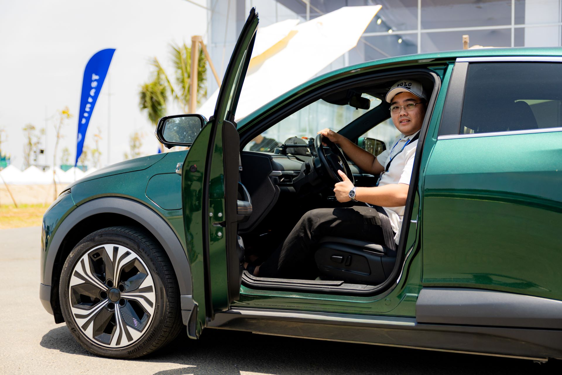 Anh Nguyễn Lê Tú khẳng định cảm giác lái xe điện hoàn toàn khác biệt so với xe xăng.