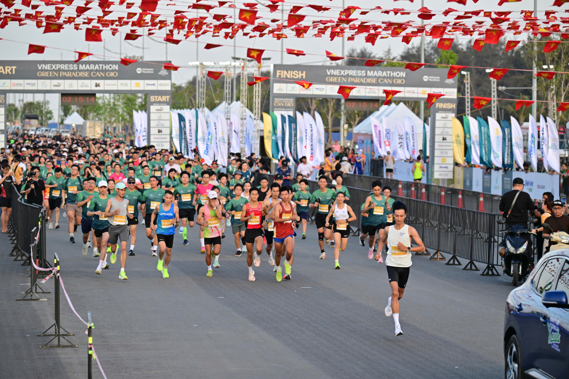 Từ cung đường xanh nhất VnExpress Marathon đến kỳ tích 365 ngày, Cần Giờ đẹp như phim khiến 5.000 runner ngỡ ngàng