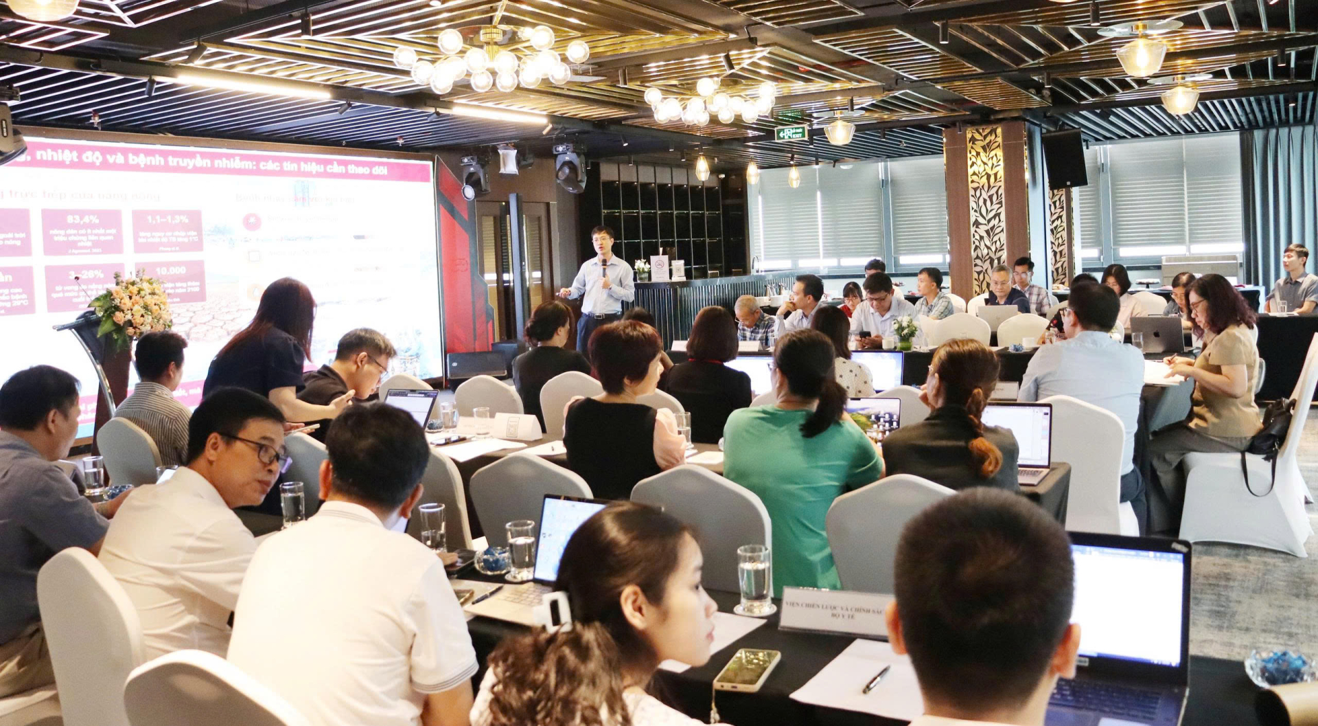 Hội thảo thu hút sự tham gia của đại diện nhiều cơ quan, đơn vị trong lĩnh vực khí tượng, y tế và các tổ chức quốc tế như Viện Vệ sinh Dịch tễ TƯ, Cục Khí tượng Thuỷ văn, Cục Quản lý Khám chữa bệnh, Viện Chiến lược Chính sách Y tế, Trường ĐH Tài nguyên Môi trường, Tổ chức Y tế Thế giới (WHO)...