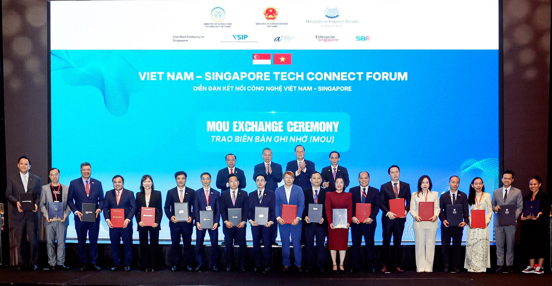 Vinpearl và các nền tảng du lịch trực tuyến lớn tại Singapore ký kết thỏa thuận hợp tác, mở rộng hiện diện quốc tế cho Vinpearl – VinWonders và nâng cao sức hút của du lịch Việt Nam trên thị trường toàn cầu.
