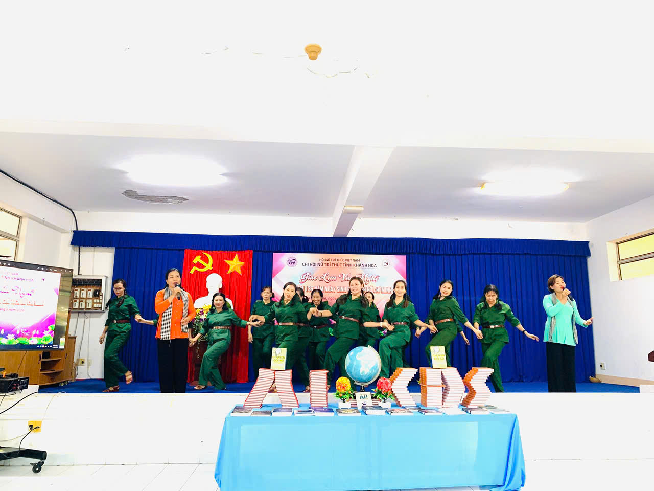 Không chỉ đồng hành cùng hội viên trong nghiên cứu khoa học, phát triển chuyên môn và kết nối các kết quả nghiên cứu với thực tiễn, Chi hội Nữ trí thức tỉnh Khánh Hòa còn đặc biệt quan tâm đến đời sống văn hóa, tinh thần của hội viên.