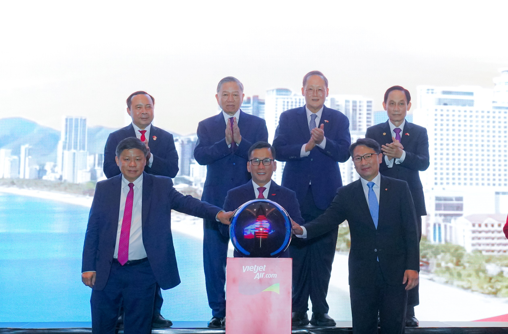 Vietjet mở đường bay Nha Trang – Singapore trước sự chứng kiến của Tổng Bí thư, Chủ tịch nước Tô Lâm