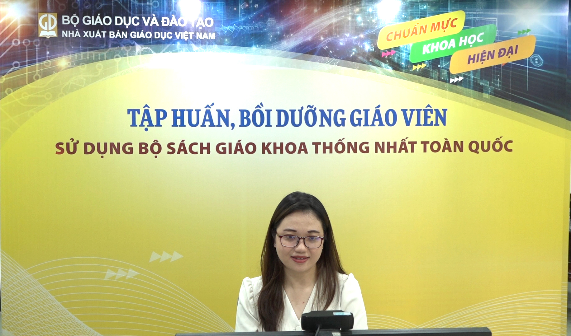 NXB Giáo dục Việt Nam tổ chức tập huấn, bồi dưỡng sử dụng bộ sách giáo khoa thống nhất