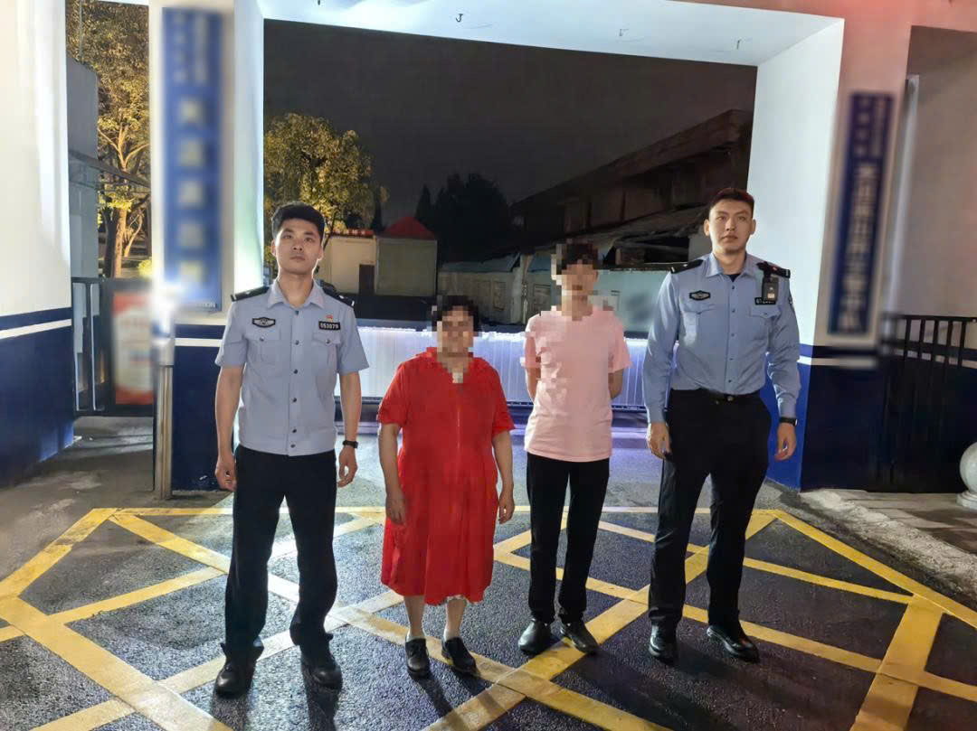 Cảnh sát kịp thời ngăn chặn bà Lý không bị kẻ xấu lừa đảo.