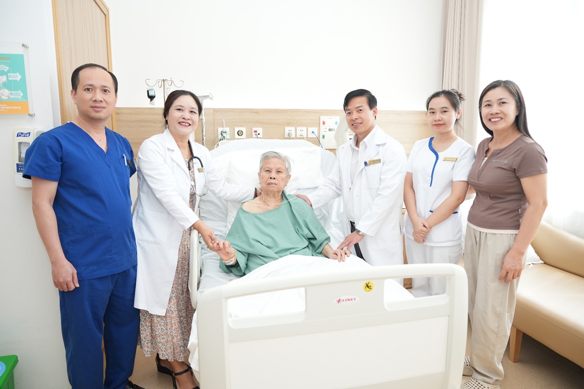 Điều trị thành công cho cụ bà 93 tuổi suy đa cơ quan trên nền nhiều bệnh lý nguy hiểm.