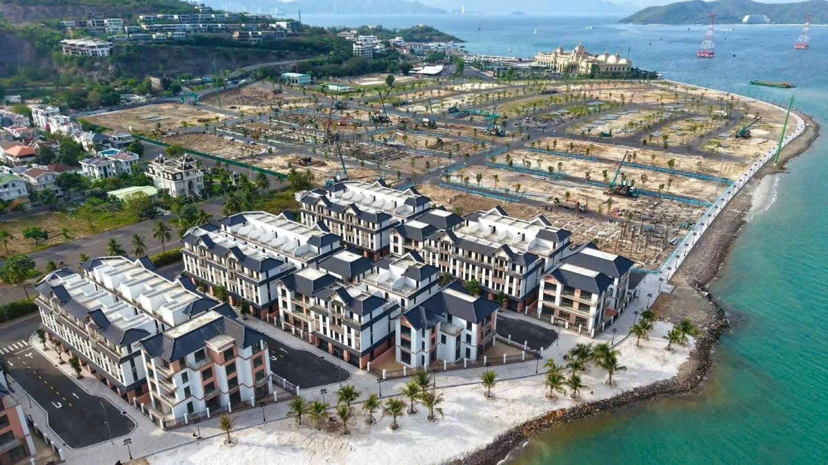 Tính đến tháng 6/2026, nhiều hạng mục tại Vinhomes Pearl Bay đã hoàn thiện.
