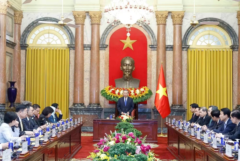 Tổng Bí thư, Chủ tịch nước Tô Lâm tiếp Trưởng đoàn các nước, chuyên gia, học giả và đại diện các tổ chức quốc tế tham dự Diễn đàn Tương lai ASEAN 2026. Ảnh: TTXVN