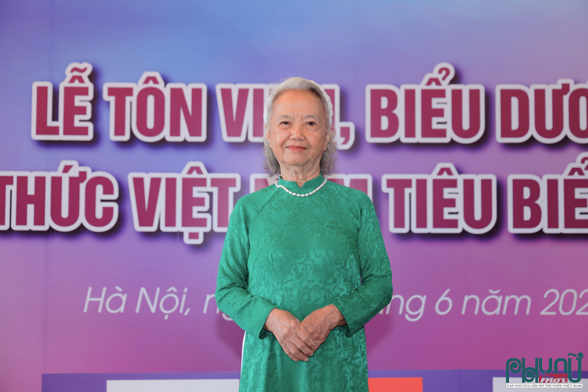 PGS.TS.AHLĐ Nguyễn Thị Trâm đã dành trọn cuộc đời cho công tác chọn tạo giống lúa, người góp phần tạo nên bước ngoặt cho ngành lúa lai Việt Nam và là tác giả của hàng chục giống lúa đang được gieo trồng trên nhiều vùng sinh thái của đất nước. Ảnh: Hoàng Toàn
