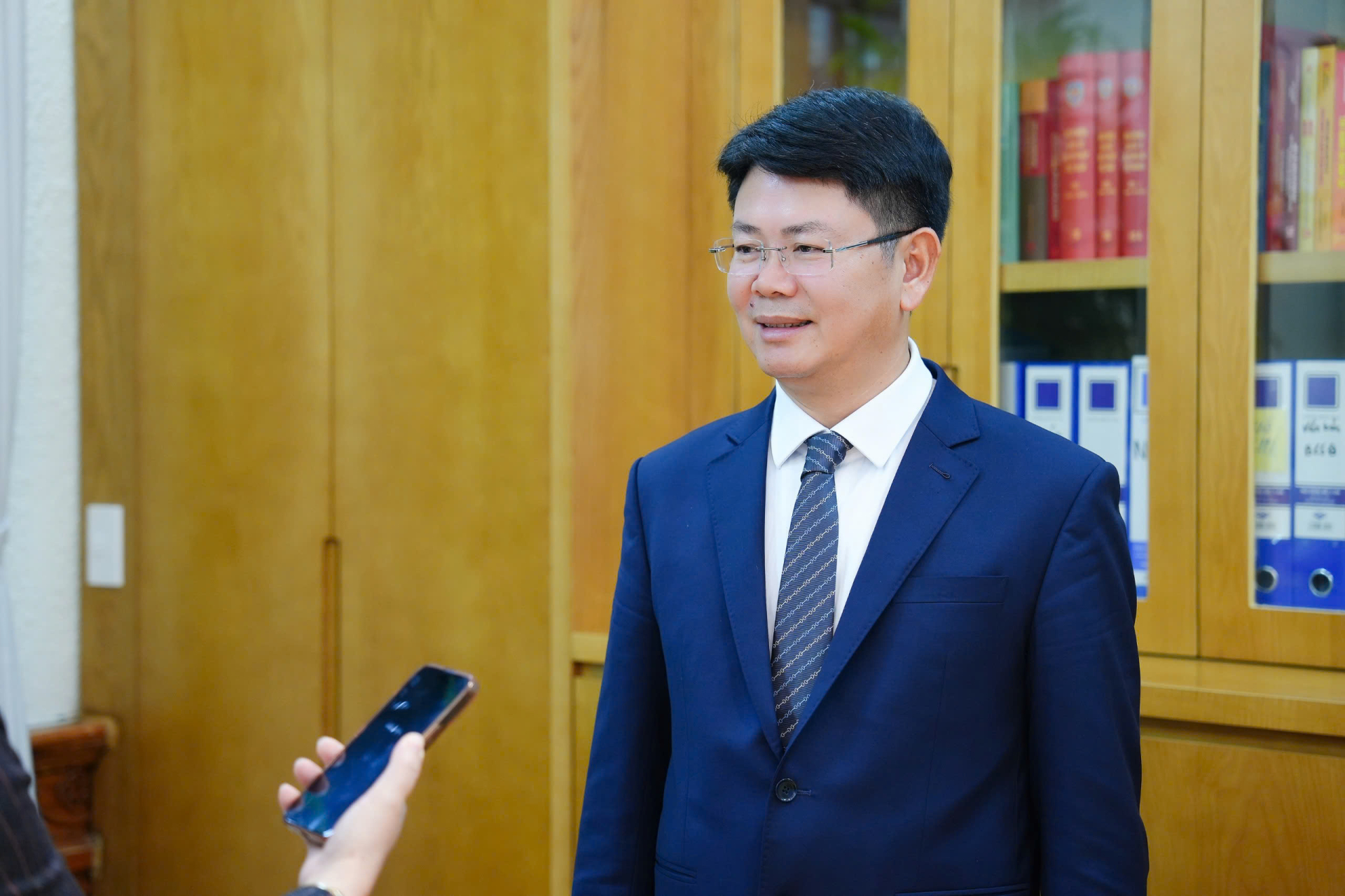 Thứ trưởng Nguyễn Thanh Tịnh trả lời phỏng vấn.